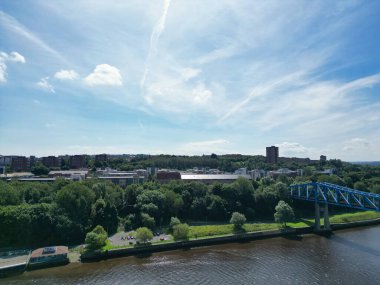 Kuzey İngiltere 'deki Tyne Nehri' nden Merkez Newcastle City 'nin hava görüntüsü. 19 Temmuz 2024, Drone 'un Kamerası.