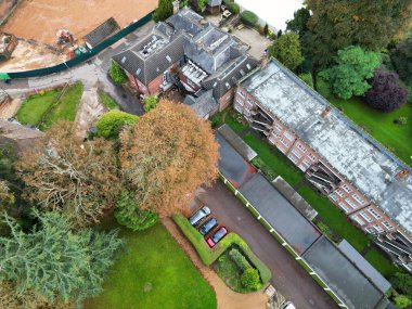 12 Ekim 2024 'te İngiltere şehir merkezine yakın olan Luton City Residential District Yüksek Açılı Manzarası