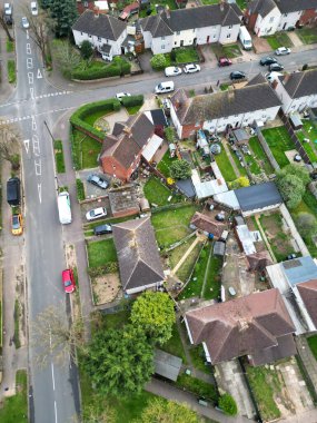 Bedford City Bedfordshire 'ın Hava Görüntüsü, İngiltere Rüzgarlı ve Bulutlu Gün sırasında. 5 Nisan 2024. Yüksek Açılı Görüntü İHA 'nın Kamerasıyla Yakalandı.