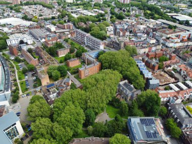 İngiltere 'nin güneybatısındaki Central Bristol City' de bulunan binaların havadan görüntüsü. 27 Mayıs 2024. Yüksek Açılı Kamera, İHA 'nın Yüksek İrtifa Kamerası ile çekildi..