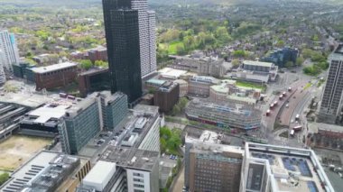 Batı Croydon Londra Başkent Turu Yüksek Açı Manzarası. İngiltere 'nin merkezi Londra' sı. Hava Görüntüsü İHA 'nın Kamerasıyla 24 Nisan 2023' te çekildi.