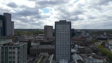 Batı Croydon Londra Başkent Turu Yüksek Açı Manzarası. İngiltere 'nin merkezi Londra' sı. Hava Görüntüsü İHA 'nın Kamerasıyla 24 Nisan 2023' te çekildi.