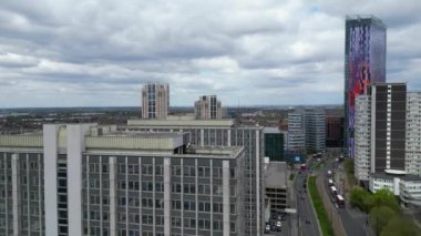 Batı Croydon Londra Başkent Turu Yüksek Açı Manzarası. İngiltere 'nin merkezi Londra' sı. Hava Görüntüsü İHA 'nın Kamerasıyla 24 Nisan 2023' te çekildi.