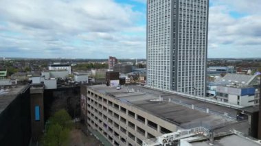 Batı Croydon Londra Başkent Turu Yüksek Açı Manzarası. İngiltere 'nin merkezi Londra' sı. Hava Görüntüsü İHA 'nın Kamerasıyla 24 Nisan 2023' te çekildi.