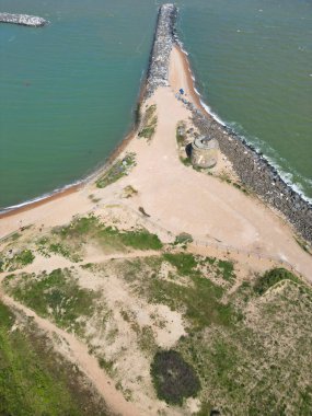 İngiltere 'nin Eastbourne Okyanusu' nun en güzel İngiliz Turist Çekimi Deniz Önü ve Okyanusu Yüksek Açı Manzarası. Hava Görüntüleri İHA 'nın Kamerasıyla 11 Mayıs 2024' te çekildi.