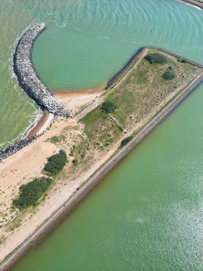 İngiltere 'nin Eastbourne Okyanusu' nun en güzel İngiliz Turist Çekimi Deniz Önü ve Okyanusu Yüksek Açı Manzarası. Hava Görüntüleri İHA 'nın Kamerasıyla 11 Mayıs 2024' te çekildi.
