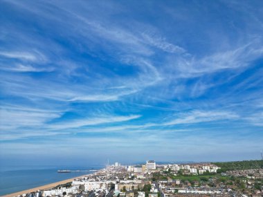 Brighton sahil beldesinin en güzel ve çekici İngiliz Turist Çekimi ve Doğu Sussex Beach City, İngiltere GB. Görüntü İHA 'nın Kamerasıyla 9 Mayıs 2024' te çekildi.