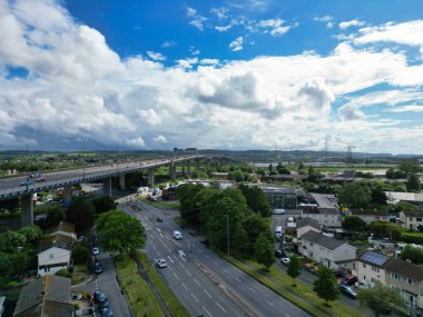 İngiltere 'nin güneybatısındaki merkez Bristol şehrindeki yüksek açılı binaların görüntüsü. Yüksek Açılı Kamera 26 Mayıs 2024 'te İHA' nın Yüksek İrtifa Kamerasıyla çekildi..