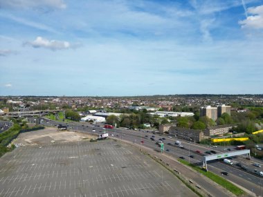 Brent Cross 'un Batı Hendon Londra Şehri, Birleşik Krallık, Yüksek Açı Drone' un Kamera Görüntüsü 12 Nisan 2024 'te Orta Yükseklikten çekildi..