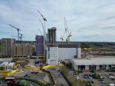 Brent Cross 'un Batı Hendon Londra Şehri, Birleşik Krallık, Yüksek Açı Drone' un Kamera Görüntüsü 12 Nisan 2024 'te Orta Yükseklikten çekildi..