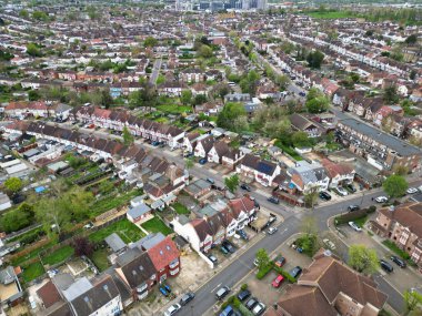 İngiltere 'nin Merkez ve Merkez Wembley Londra şehrinin havadan görüntüsü. Yüksek Açılı Kamera 17 Nisan 2024 'te İHA' nın Orta Yükseklikten Kamerası ile yakalandı.