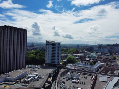 İngiltere 'nin güneybatısındaki Central Bristol City' deki hava manzaralı binalar. Yüksek Açılı Kamera, 27 Mayıs 2024 'te İHA' nın Yüksek İrtifa Kamerasıyla çekildi..