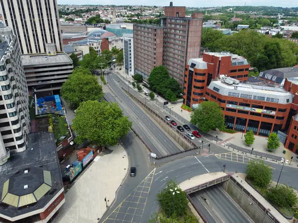 İngiltere 'nin güneybatısındaki Central Bristol City' deki hava manzaralı binalar. Yüksek Açılı Kamera, 27 Mayıs 2024 'te İHA' nın Yüksek İrtifa Kamerasıyla çekildi..