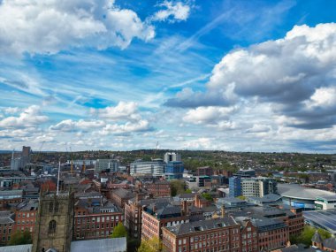 İngiltere 'nin Doğu Midlands Bölgesi' ndeki Merkez Northampton City 'deki yüksek açılı binaların manzarası. Hava Görüntüsü, 26 Nisan 2024 'te İHA' nın Orta Yükseklikten Kamerası ile yakalandı.