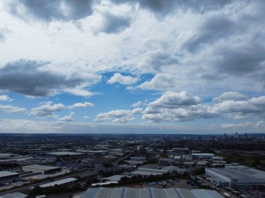 Birleşik Krallık Leeds City 'deki Endüstriyel Estate ve Depoların Yüksek Açı Manzarası. Hava Görüntüsü İHA 'nın Kamerasıyla 12 Haziran 2024' te Orta Yükseklikten çekildi..