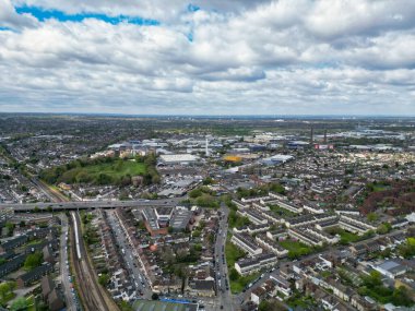 Batı Croydon Londra Başkent Turu 'nda yüksek açılı binaların manzarası. İngiltere 'nin merkezi Londra' sı. Hava Görüntüsü İHA 'nın Kamerasıyla 24 Nisan 2024' te çekildi.