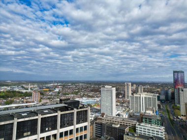 Batı Croydon Londra Başkent Turu 'nda yüksek açılı binaların manzarası. İngiltere 'nin merkezi Londra' sı. Hava Görüntüsü İHA 'nın Kamerasıyla 24 Nisan 2024' te çekildi.
