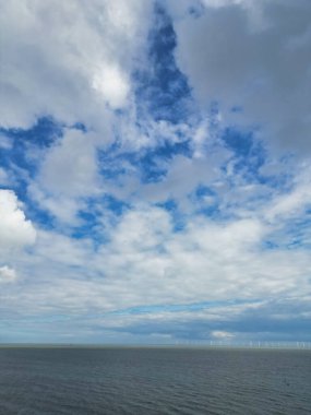 İngiltere 'nin Deniz Kenti' ndeki Merkez Clacton 'da, En Güzel ve Çekici İngiliz Turist Çekimi' nin Hava Manzarası. Yüksek Açılı Kamera 21 Mayıs 2024 'te İHA' nın Kamerasıyla çekildi.