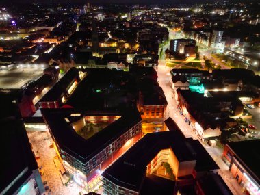 İngiltere 'nin Aydınlanmış Tarihi Leicester Şehri Yüksek Açılı Manzara Gecesi. Hava Görüntüsü, 26 Nisan 2024 'te Orta Yükseklikten İHA' nın Kamerasıyla çekildi..