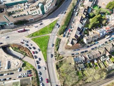 İngiltere 'nin Watford şehrinin havadan görüntüsü. Gün boyunca 3 Mart 2024. Yüksek Açılı Görüntü, güneşli bir günde 3 Mart 2024 'te çekildi. Watford City Kuzey Londra 'da yer almaktadır..