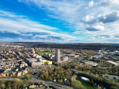 İngiltere 'nin Watford şehrinin havadan görüntüsü. Gün boyunca 3 Mart 2024. Yüksek Açılı Görüntü, güneşli bir günde 3 Mart 2024 'te çekildi. Watford City Kuzey Londra 'da yer almaktadır..