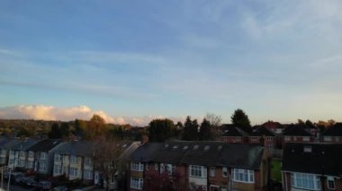 Ani Hareketli Yağmurun, Eşsiz Bulutların ve İngiltere 'nin Üzerindeki Gökyüzünün Zaman Hızı Görüntüsü Büyük Britanya