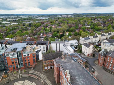 İngiltere şehir merkezi ve Merkez Tarihi Nottingham Şehir Merkezi, Büyük Britanya. Hava Görüntüsü, 26 Nisan 2024 'te İHA' nın Orta Yükseklikten Kamerası ile yakalandı.
