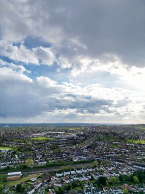 İngiltere 'nin Merkez ve Merkez Wembley Londra şehrinin yüksek açılı görüntüsü İngiltere' nin Büyük Britanya 'sı. Hava Görüntüleri 17 Nisan 2024 'te İHA' nın Orta Yükseklikten Kamerası ile yakalandı.