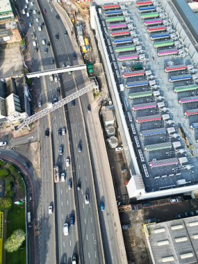 Brent Cross Batı Hendon Londra Şehri, İngiltere Yüksek Açılı Drone 'un Kamera Görüntüsü 17 Nisan 2024' te Orta Yükseklikten çekildi..