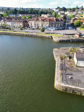 İngiltere 'nin güneybatısındaki Cumberland Havzası Merkez Bristol Şehri' nin havadan görünüşü. Yüksek Açılı Kamera 28 Mayıs 2024 'te İHA' nın Orta Yükseklikten Kamerası ile yakalandı..