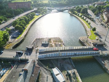 İngiltere 'nin güneybatısındaki Cumberland Havzası Merkez Bristol Şehri' nin havadan görünüşü. Yüksek Açılı Kamera 28 Mayıs 2024 'te İHA' nın Orta Yükseklikten Kamerası ile yakalandı..