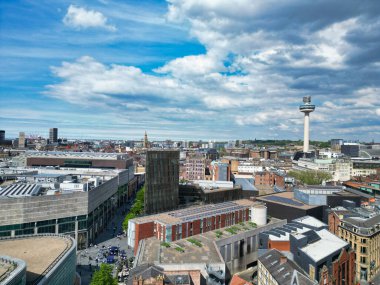 İngiltere 'nin kuzeybatısında İngiliz Liverpool Şehir Merkezi, İngiltere' nin kuzeybatısında deniz kenti Beach ve Okyanus Rıhtımı 'ndaki tarihi ve modern Central Town Center ve Downtown Buildings. 5 Mayıs 2024. 