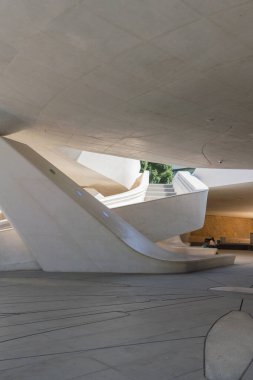 Zaha Hadid Mimarlar, Lefkoşe 'nin tarihi Venedik Duvarları, Kıbrıs Rum Kesimi' nin yanında yer alan Eleftheria Meydanı 'nı tamamladı..