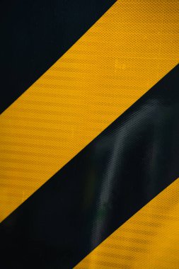 Güvenlik için basit bir uyarı çizgisi şekli. Endüstriyel, inşaat ve tehlike tasarımı için kullanışlı.