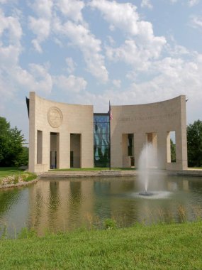 Lawrence, Kansas - 17 Temmuz 2023: Robert J. Dole Kansas Üniversitesi Siyaset Enstitüsü