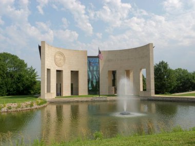 Lawrence, Kansas - 17 Temmuz 2023: Robert J. Dole Kansas Üniversitesi Siyaset Enstitüsü