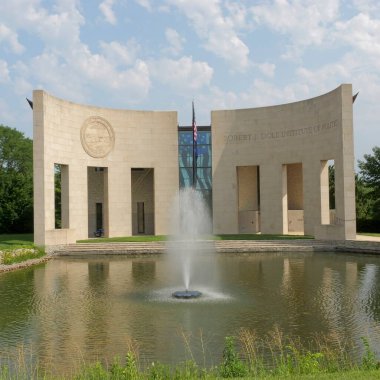 Lawrence, Kansas - 17 Temmuz 2023: Robert J. Dole Kansas Üniversitesi Siyaset Enstitüsü