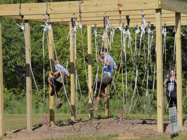 Bonner Springs, Kansas - 30 Temmuz 2023: KC Kereste Yarışması Engelli Yarış Pisti Aile Yarışması