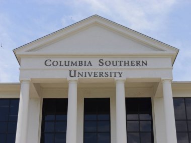Orange Beach, Alabama - 8 Ağustos 2023: Columbia Southern Üniversitesi Çevrimiçi Eğitim