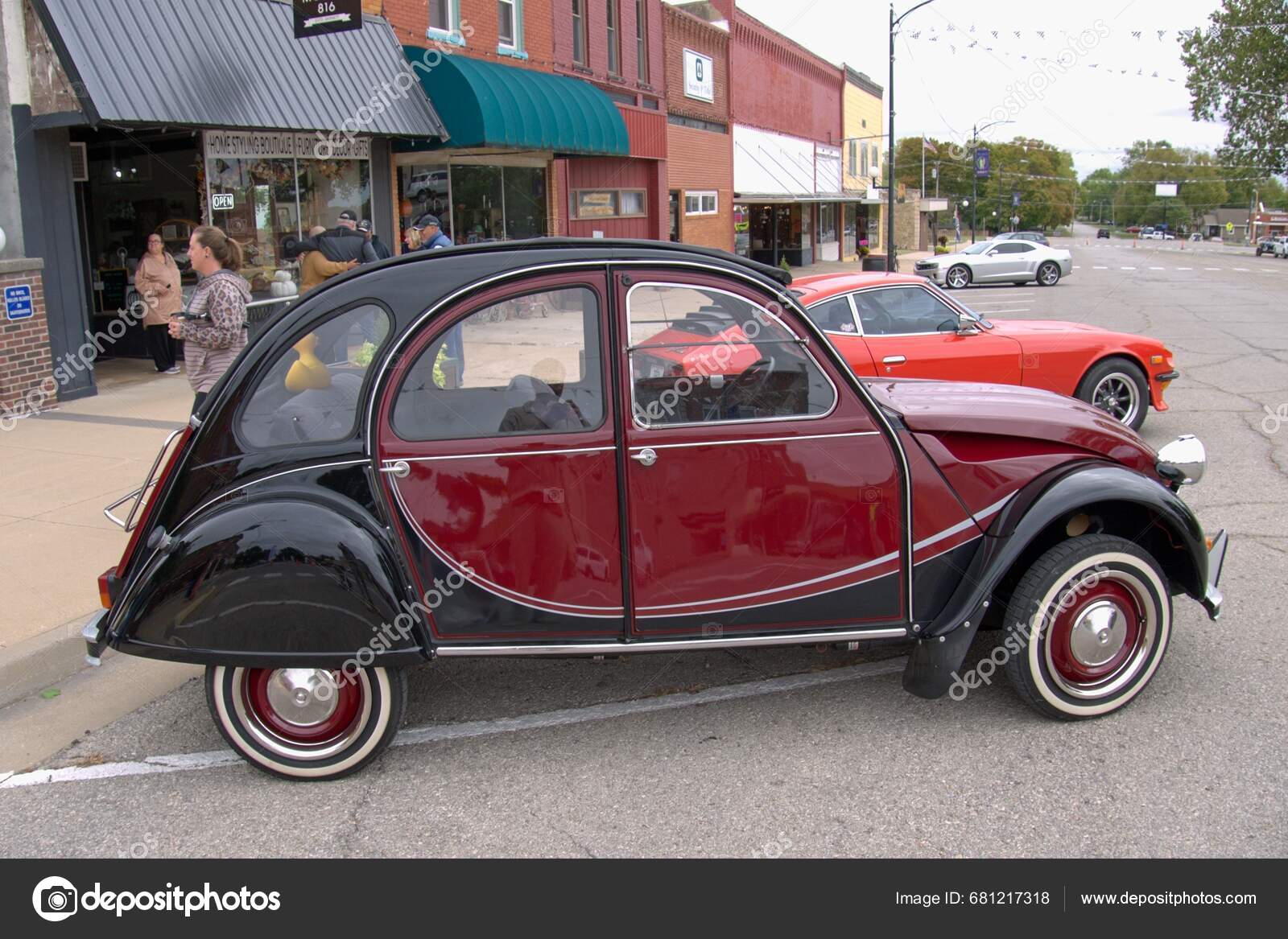 Kansas October 2023 Lake Grand Prix Revival Car Stock