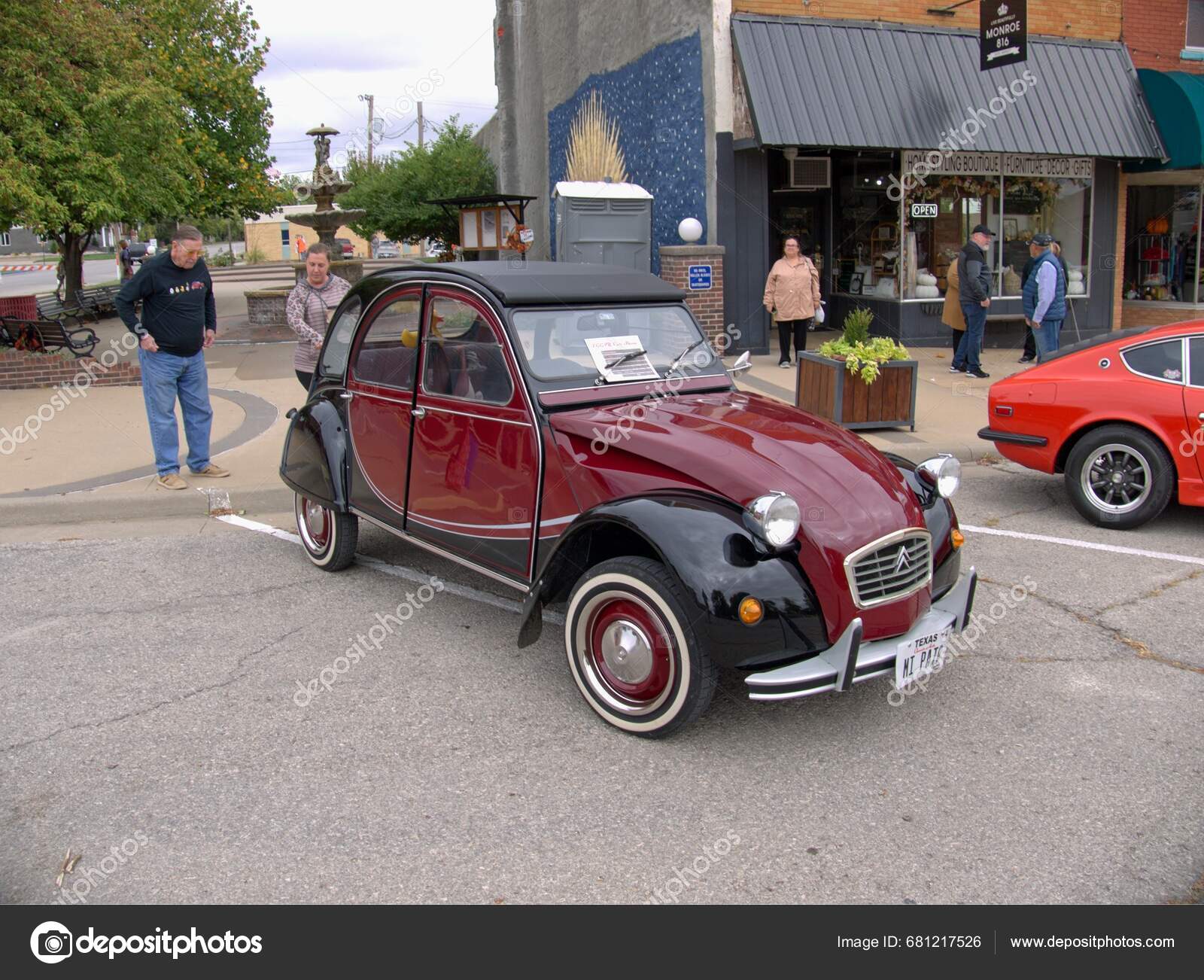 Kansas October 2023 Lake Grand Prix Revival Car Stock