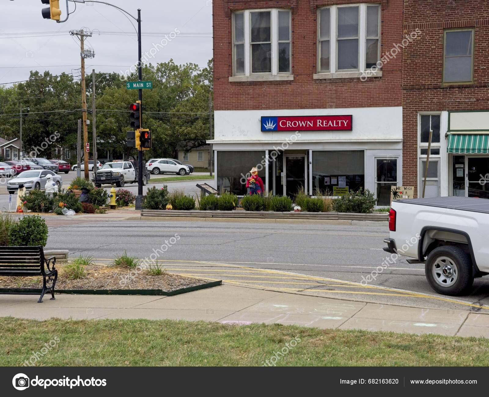 Ottawa Kansas October 2023 Crown Reality Ottawa Main Street Stock