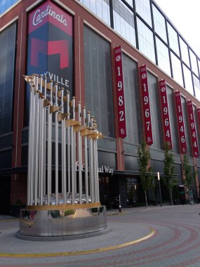 St. Louis, Missouri - 21 Haziran 2023: STL 'deki Cardinals Ballpark Village