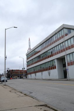 Kansas City Missouri - 23 Aralık 2023: TWA Rocket şehir merkezindeki binanın tepesinde