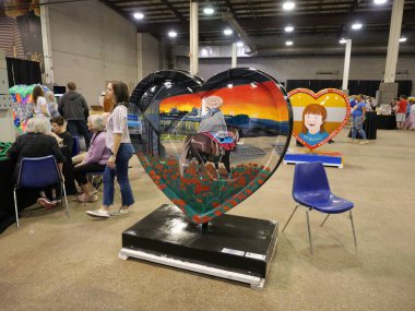 Kansas City Kupa Geçidi Festivali Kansas City, Missouri 'deki Amerikan Kraliyet Binası' nda başladı..