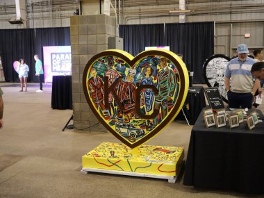 Kansas City Kupa Geçidi Festivali Kansas City, Missouri 'deki Amerikan Kraliyet Binası' nda başladı..