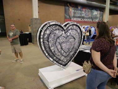 Kansas City Kupa Geçidi Festivali Kansas City, Missouri 'deki Amerikan Kraliyet Binası' nda başladı..