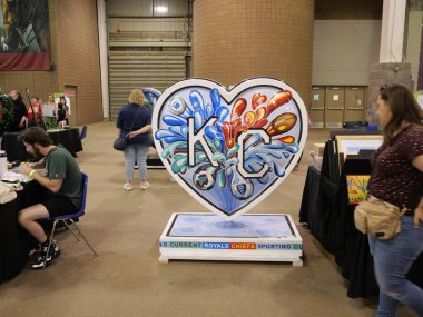 Kansas City Kupa Geçidi Festivali Kansas City, Missouri 'deki Amerikan Kraliyet Binası' nda başladı..