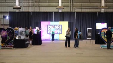 Kansas City Kupa Geçidi Festivali Kansas City, Missouri 'deki Amerikan Kraliyet Binası' nda başladı..