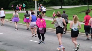 Overland Park, Kansas - 21 Temmuz 2024: Diva Dash 5k ve 10k Overland Park, KS
